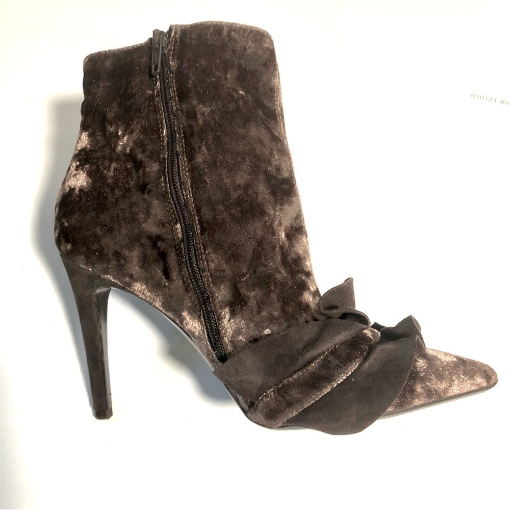 8 by Yoox velvet and leather 4” heeled booties made in Italy size 38 - Picture 6 of 16